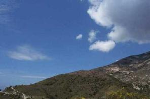 Xtrallusion photo library of independent, self-guided walking and sightseeing holidays in Italy. Pictures, images, photos and photographs taken along the way of this 1-day walking itinerary, to give you a visual impression of the day's walk.